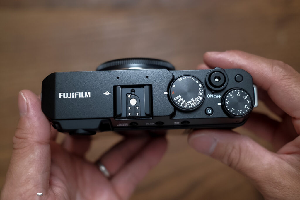 FUJIFILM X-E4開封
